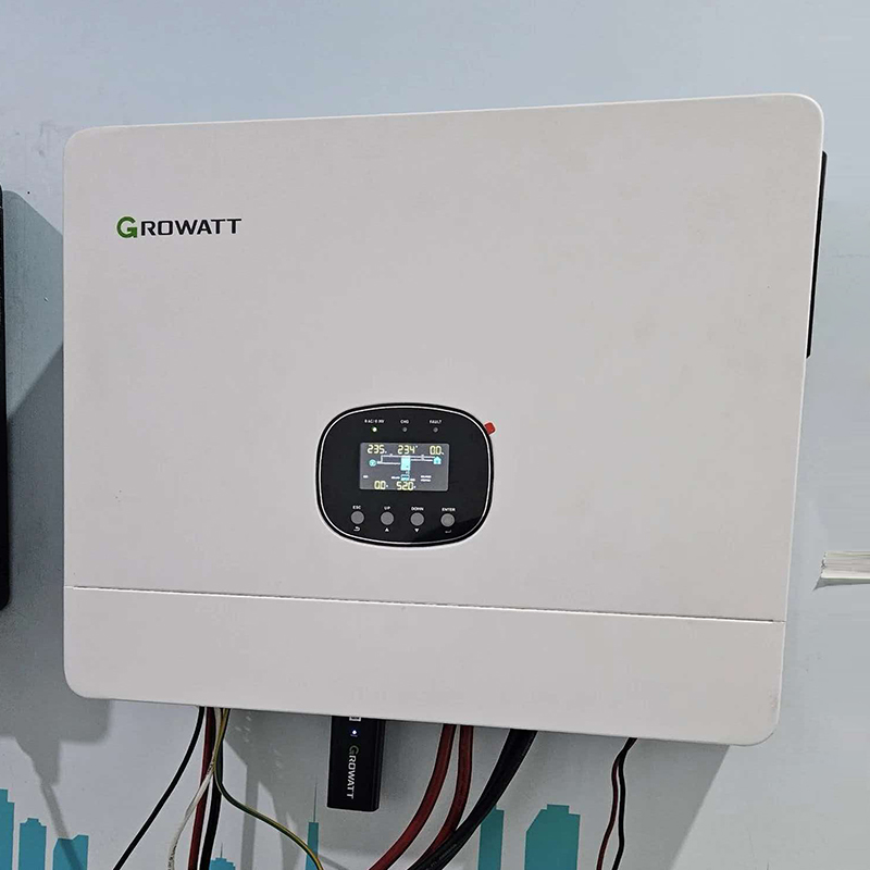 Growatt SPF 6000 ES Plus Onduleur solaire monophas&eacute; hors r&eacute;seau 6 kW, sortie 230 V CA, entr&eacute;e PV 500 V CC, double onduleur &agrave; onde sinuso&iuml;dale pure MPPT pour syst&egrave;mes d'&eacute;nergie solaire r&eacute;sidentiels &agrave; distance